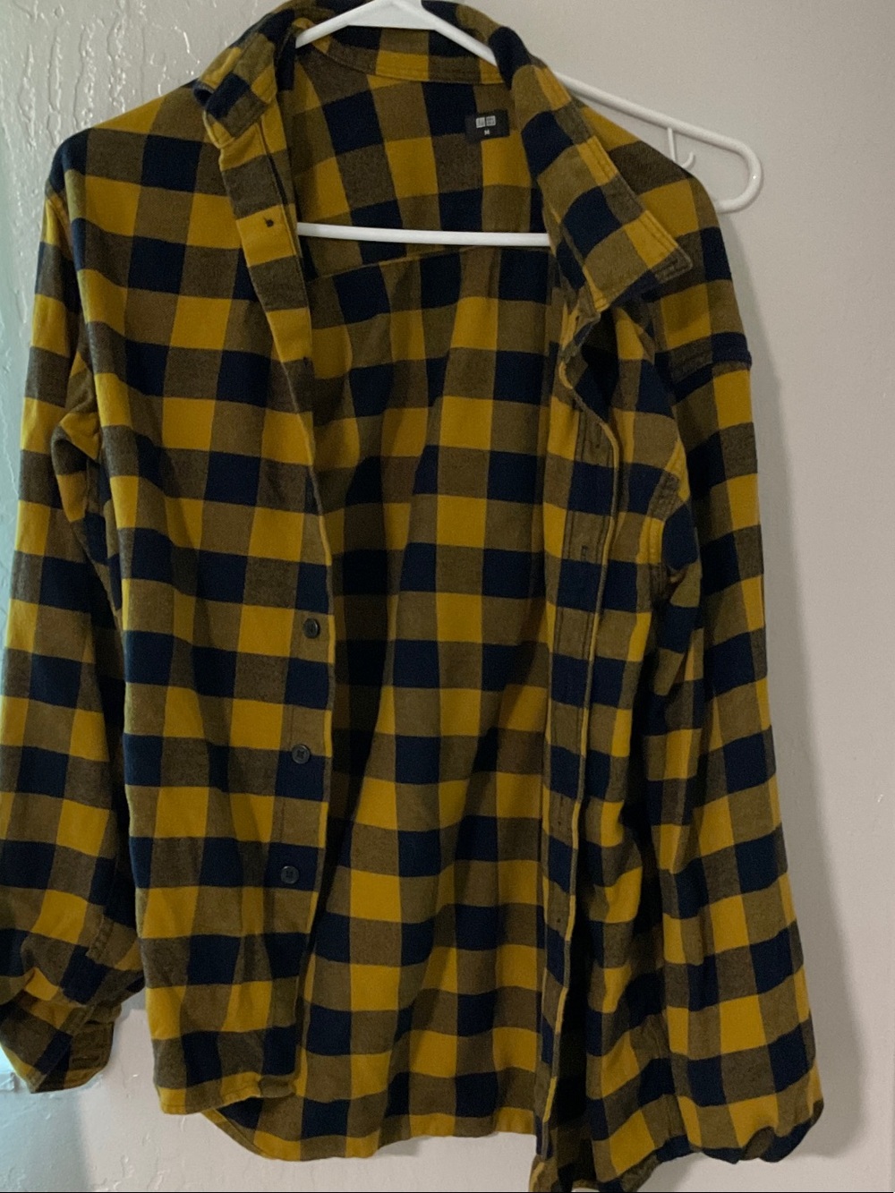 Uniqlo Men's Yellow and Black Buffalo Plaid Button-Down Shirt